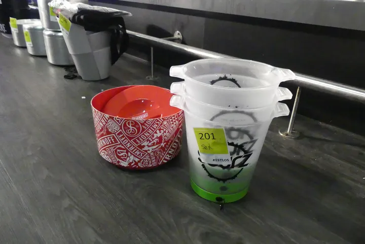 Set Eiskübel (Smirnoff, Sourz)